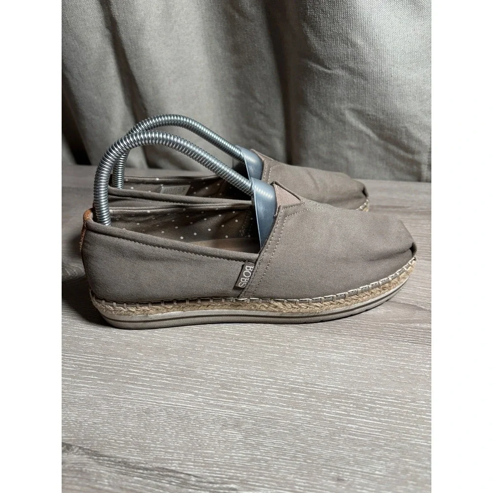 Skechers BOBS Womens 7.5 Taupe Canvas Espadrille Slip On Flats Memory Foam Beach